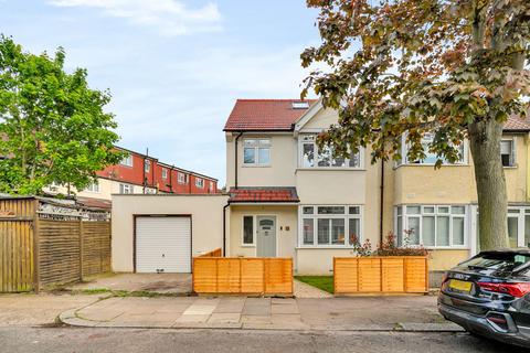 1 Carnforth Road, London, SW16 5AB