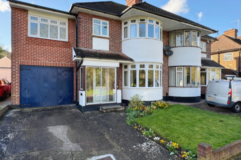 15 Pinewood Drive, Orpington, BR6 9NL