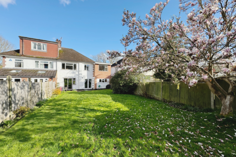 15 Pinewood Drive, Orpington, BR6 9NL