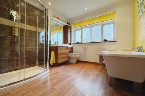 15 Pinewood Drive, Orpington, BR6 9NL