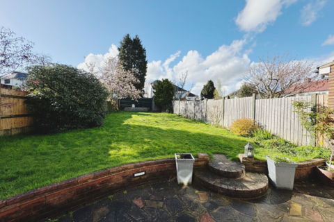 15 Pinewood Drive, Orpington, BR6 9NL
