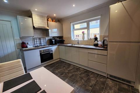 2 bedroom detached bungalow for sale, Minster Road, Sheerness ME12