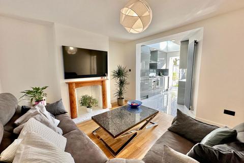 214 Locket Road, Wealdstone, Harrow, HA3 7PB