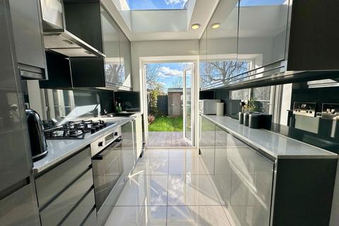 214 Locket Road, Wealdstone, Harrow, HA3 7PB