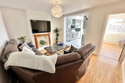 214 Locket Road, Wealdstone, Harrow, HA3 7PB