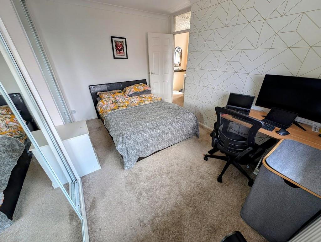 Bed 1a.jpg