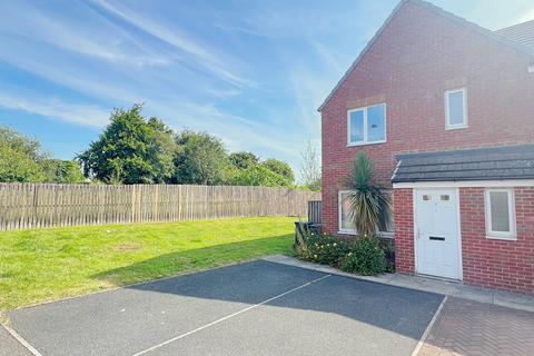 3 bedroom terraced house for sale, Royds Hall Drive, Woodside, Bradford, BD6