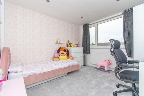 25 Rushton Drive, Leicester, LE2 9HX