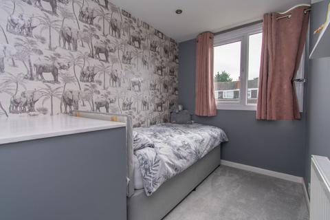 25 Rushton Drive, Leicester, LE2 9HX