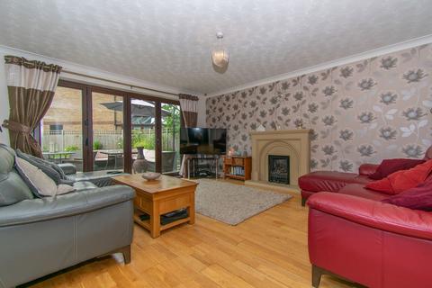 4 bedroom detached house for sale, Heycock Close, Leicester LE8