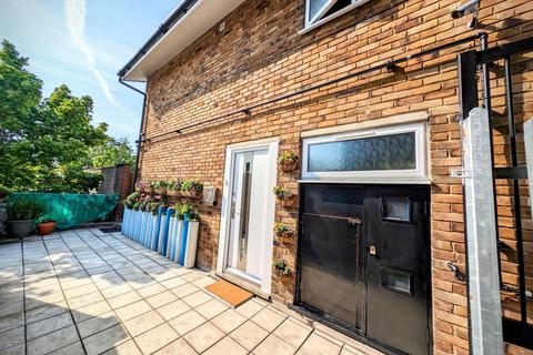 3 bedroom maisonette for sale, Mackenzie Way, Gravesend DA12