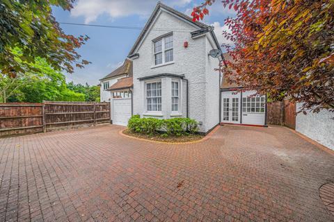 3 bedroom detached house for sale, Cassiobury Park Avenue, Watford, Hertfordshire