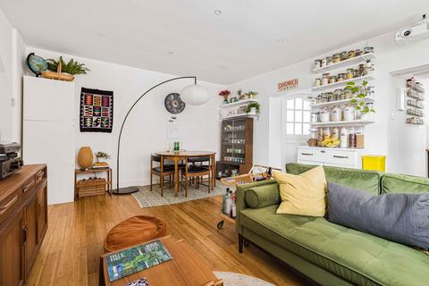 1 Mountbatten Close, London, SE19 1AP