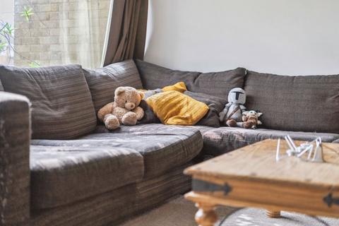 2 Burges Close, Dunstable, LU6 3EU