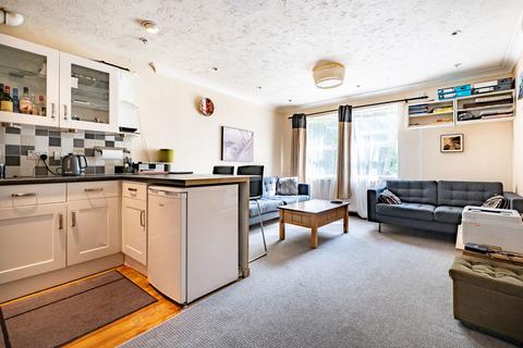 25 Saville Row, Bromley, BR2 7DX