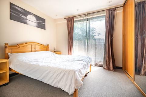 25 Saville Row, Bromley, BR2 7DX