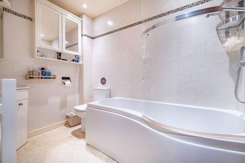 25 Saville Row, Bromley, BR2 7DX