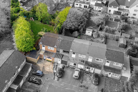 17 Dalton Close, Orpington, BR6 9QY