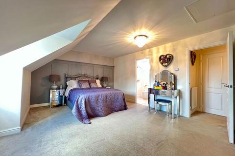 13 Bramling Way, Rainham, Gillingham, ME8 8FF
