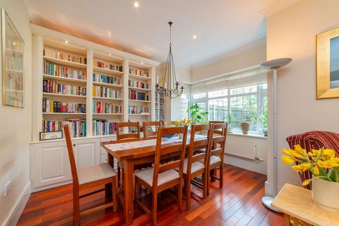 13 Fauna Close, Stanmore, HA7 4PX