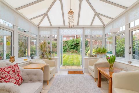 13 Fauna Close, Stanmore, HA7 4PX
