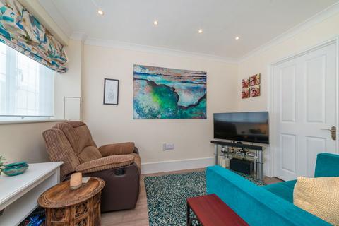 13 Fauna Close, Stanmore, HA7 4PX