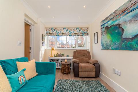 13 Fauna Close, Stanmore, HA7 4PX