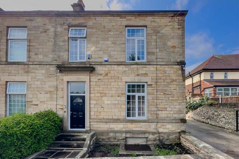 3 bedroom end of terrace house for sale, Thorncliffe Road, Batley