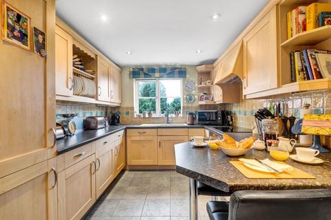 7 Friary Drive, Sutton Coldfield, B74 4JT