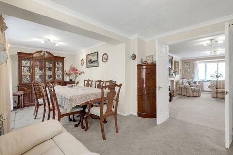 39 Thistle Down Close, Sutton Coldfield, B74 3EE