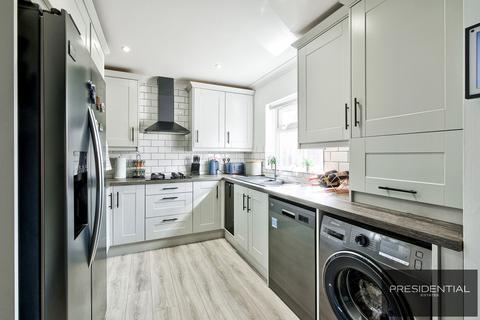 32 Austen Close, Loughton, IG10 3TX