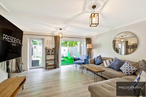 32 Austen Close, Loughton, IG10 3TX