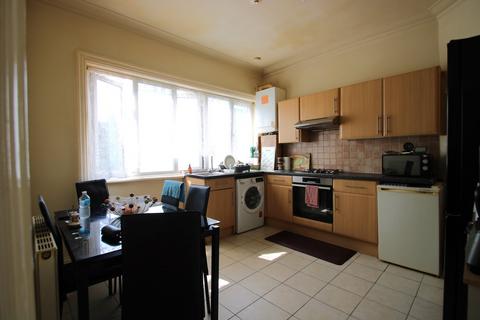 2 bedroom flat to rent, Golders Green Road, Golders Green, London, NW11