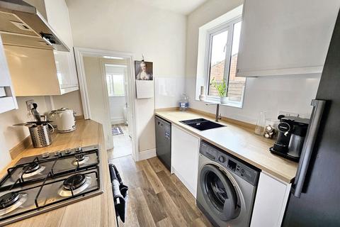 56 Gloucester Road, Trowbridge, BA14 0AE