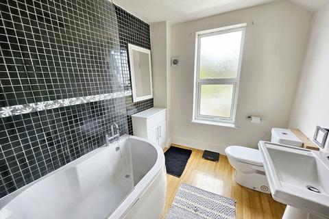56 Gloucester Road, Trowbridge, BA14 0AE