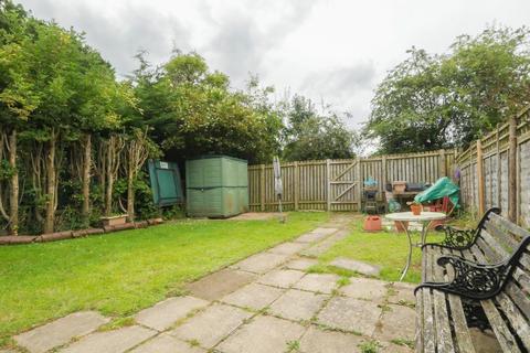 3 bedroom terraced house for sale, Brookfield Gardens, LS13 1NN