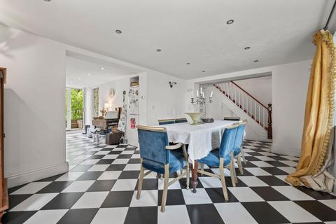 50 Albert Road, Manchester, M19 2AB