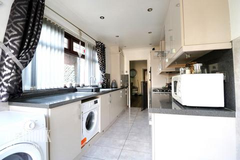 3 bedroom terraced house for sale, Bellhouse Road, Sheffield