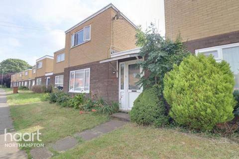 3 bedroom semi-detached house to rent, Eastern Avenue South, Northampton