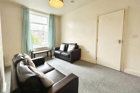 3 bedroom terraced house to rent, Orchard Terrace, Newsome, Huddersfield, HD4