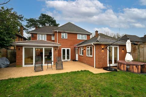 4 bedroom detached house for sale, High Street South, Berkhamsted HP4