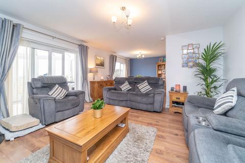 3 bedroom end of terrace house for sale, Roosevelt Road, Kirknewton EH27