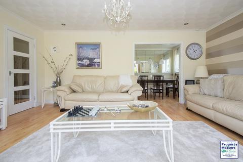 15 Ailsa View, Stewarton, Kilmarnock, KA3 5HF