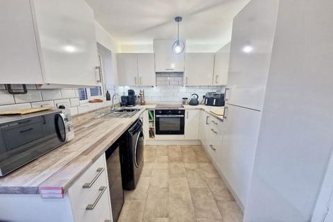 23 Elmstone Drive, Royton, Oldham, OL2 6DH