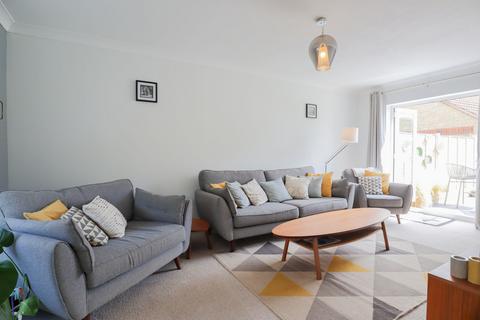 16 Buzzard Road, Calne, SN11 9RW