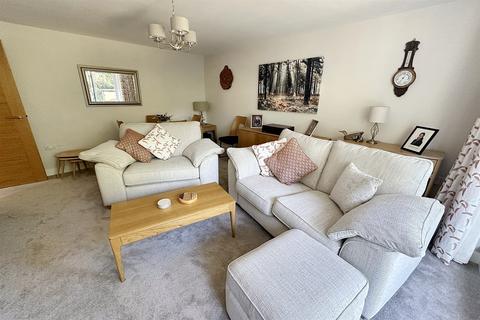 2 bedroom flat for sale, Ferndown