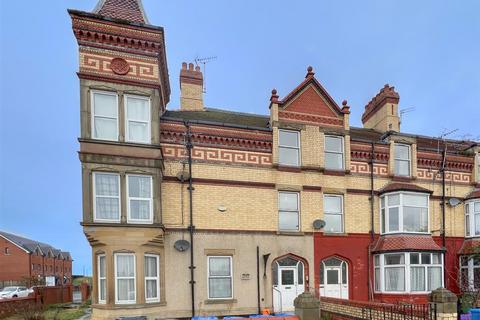 Studio to rent, Seabank Road, Rhyl, LL18