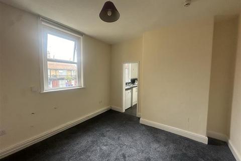 Studio to rent, Seabank Road, Rhyl, LL18