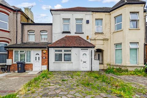 104c Aldborough Road South, Ilford, IG3 8EY