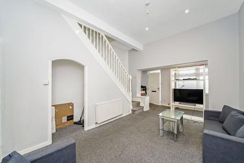 104c Aldborough Road South, Ilford, IG3 8EY